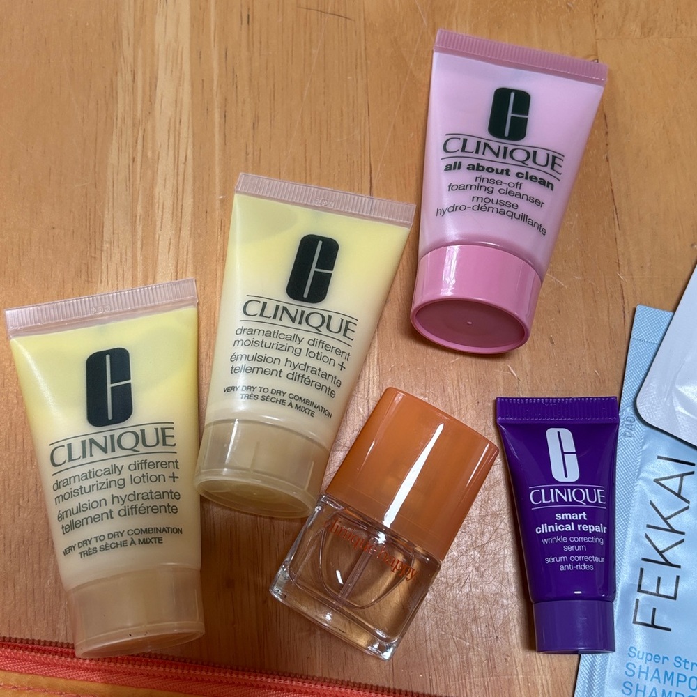 NEW Clinique & Assorted Beauty Sample Set with Striped Cosmetic Bag. - Picture 3 of 6